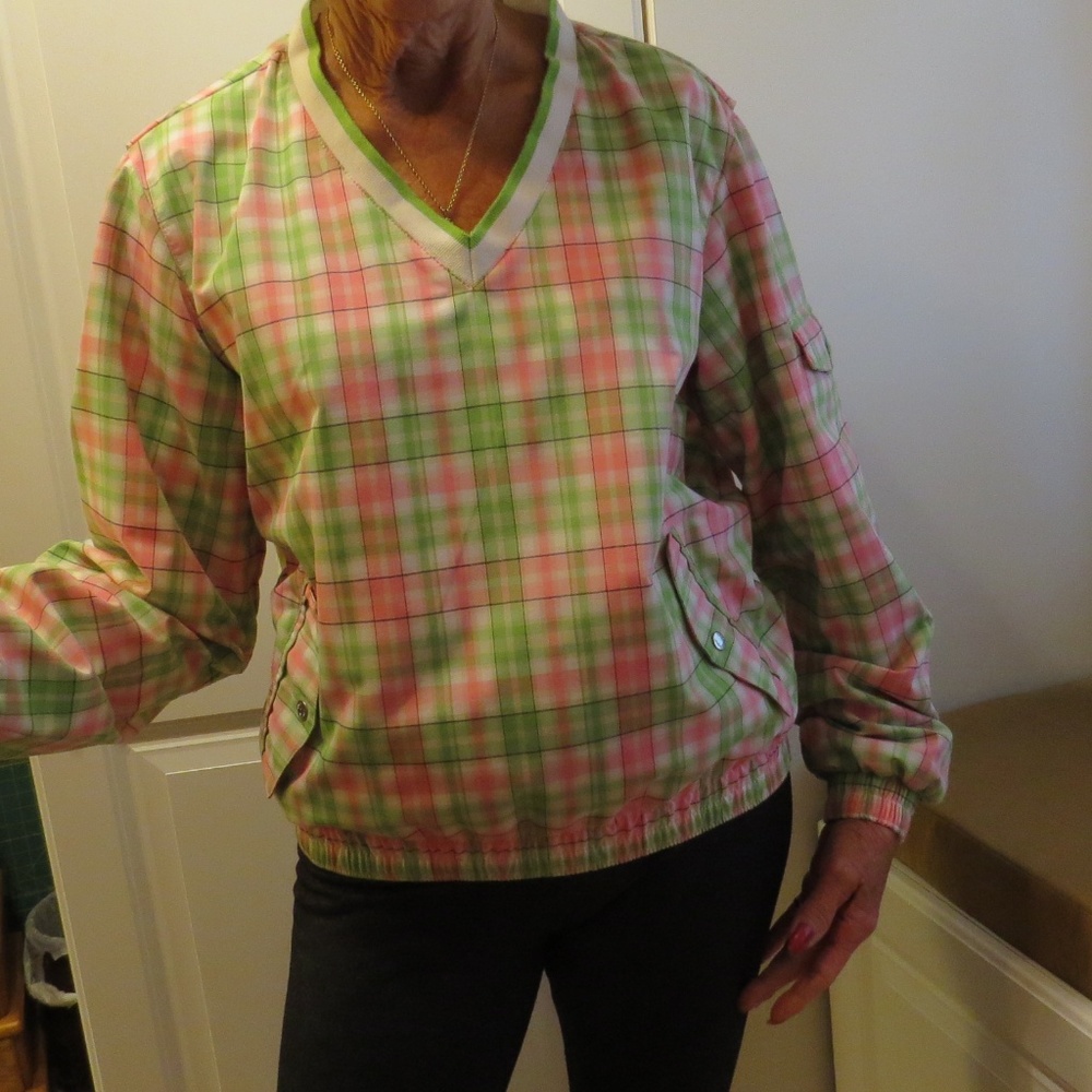 LADIES GOLF WIND BREAKER